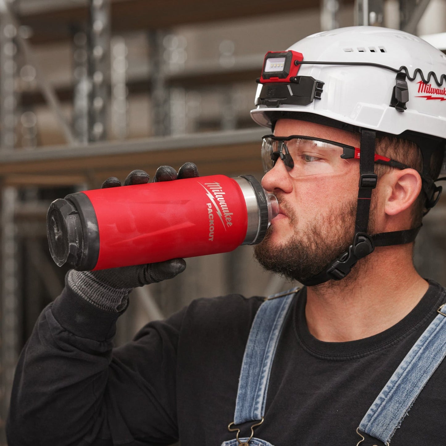 Milwaukee PACKOUT Bouteille 532 ml avec Bouchon - Rouge