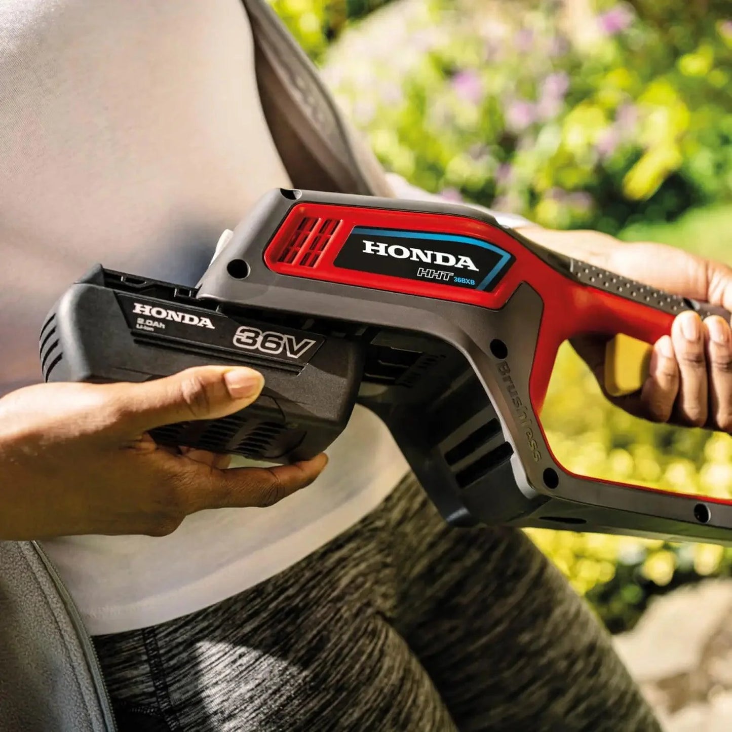 Honda HHT 36 BXB Débroussailleuse à batterie avec batterie et chargeur