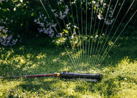 Arroseurs et kits d’arrosage Fiskars : couvrir chaque surface avec régularité