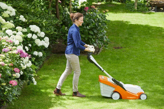 Gamme de tondeuses thermiques STIHL : quelle série choisir ?