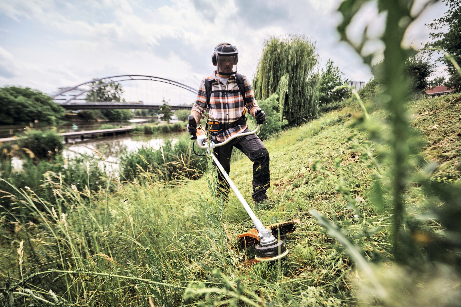 STIHL FSA 250.0 Débroussailleuse à batterie Corps seul - GrassCut 300-3