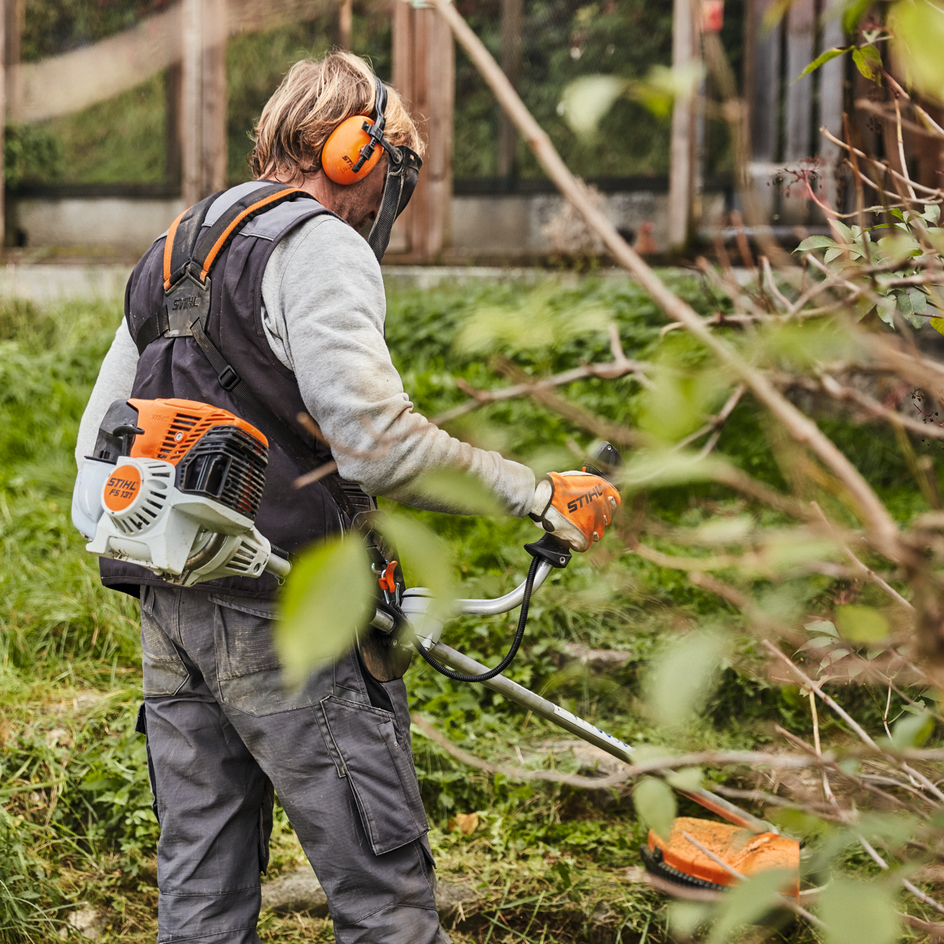STIHL FS 131 Benzine Bosmaaier - Grassnijblad 230-2