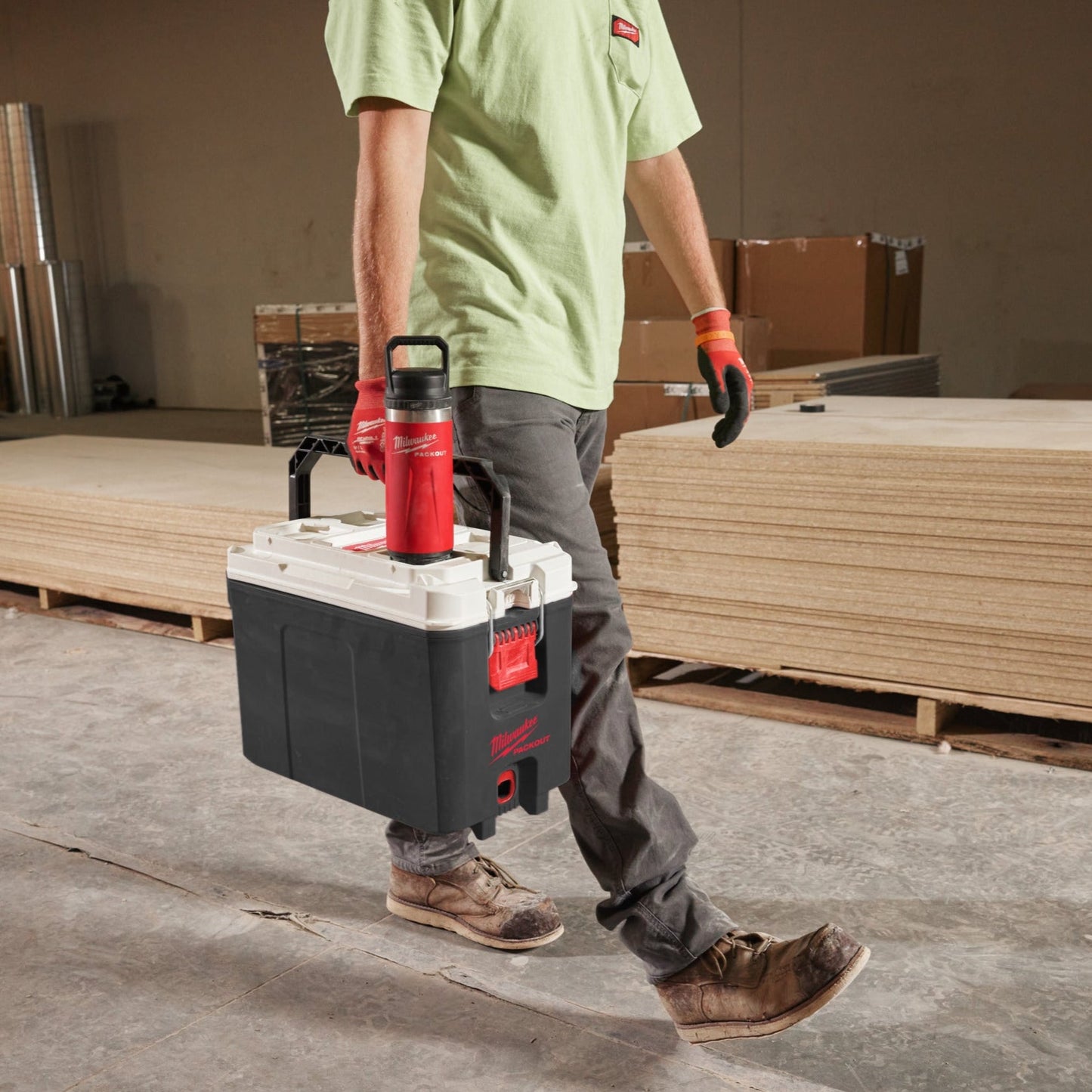 Milwaukee PACKOUT Bouteille 710 ml avec Bouchon Chug - Rouge