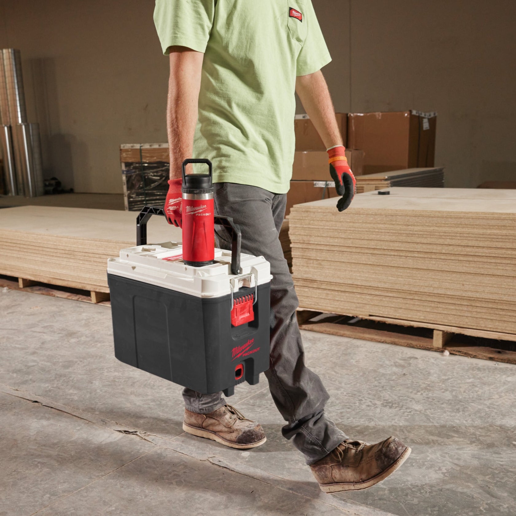 Milwaukee PACKOUT Bouteille 710 ml avec Bouchon Chug - Rouge