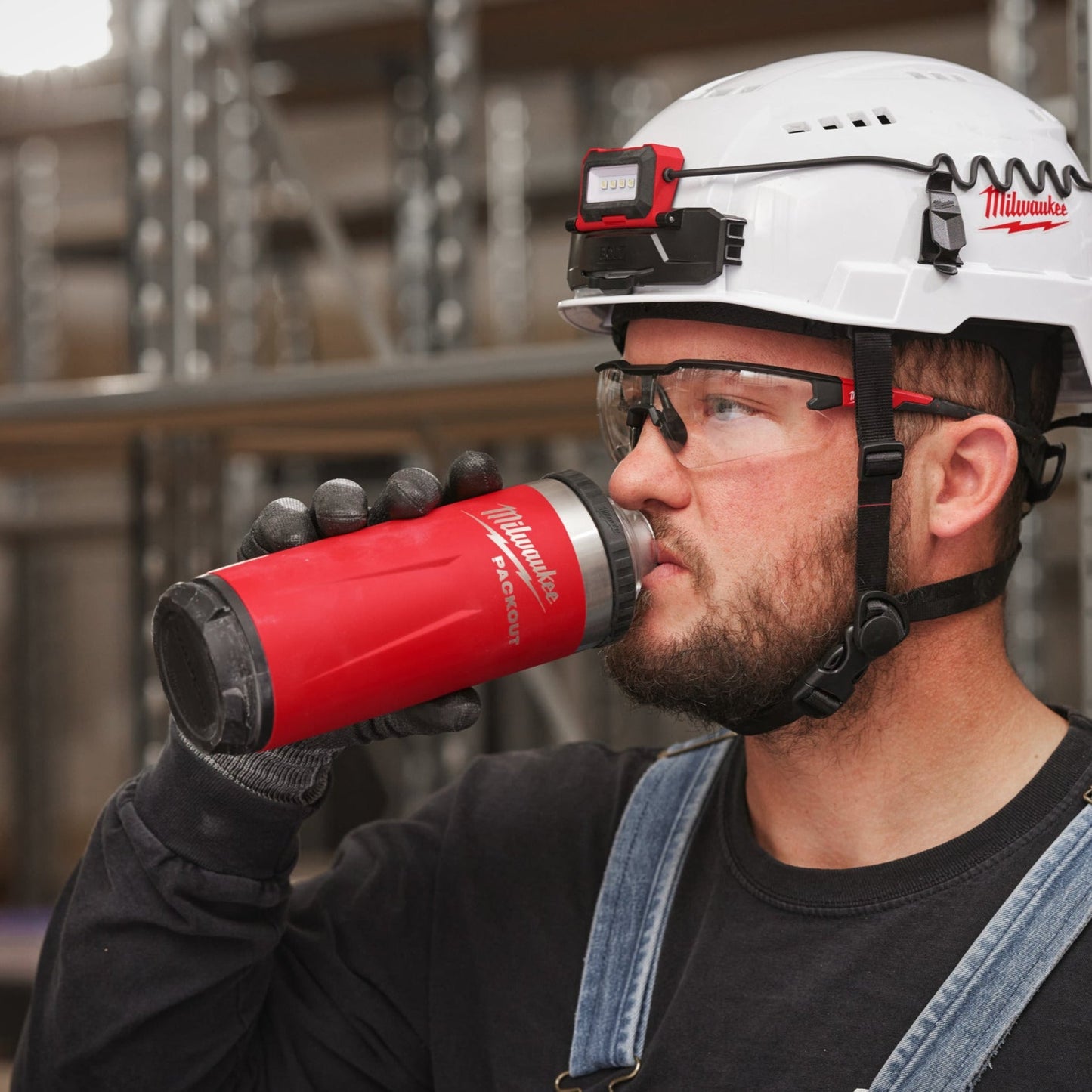 Milwaukee PACKOUT Bouteille 710 ml avec Bouchon Chug - Rouge