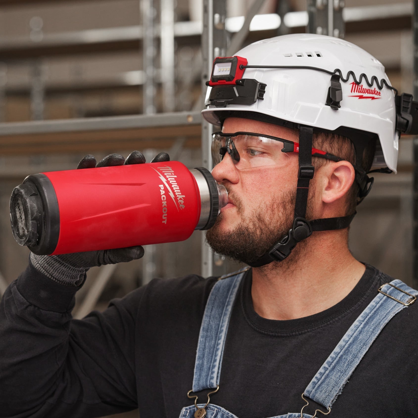 Milwaukee PACKOUT Bouteille 1065 ml avec couvercle Chug - Rouge