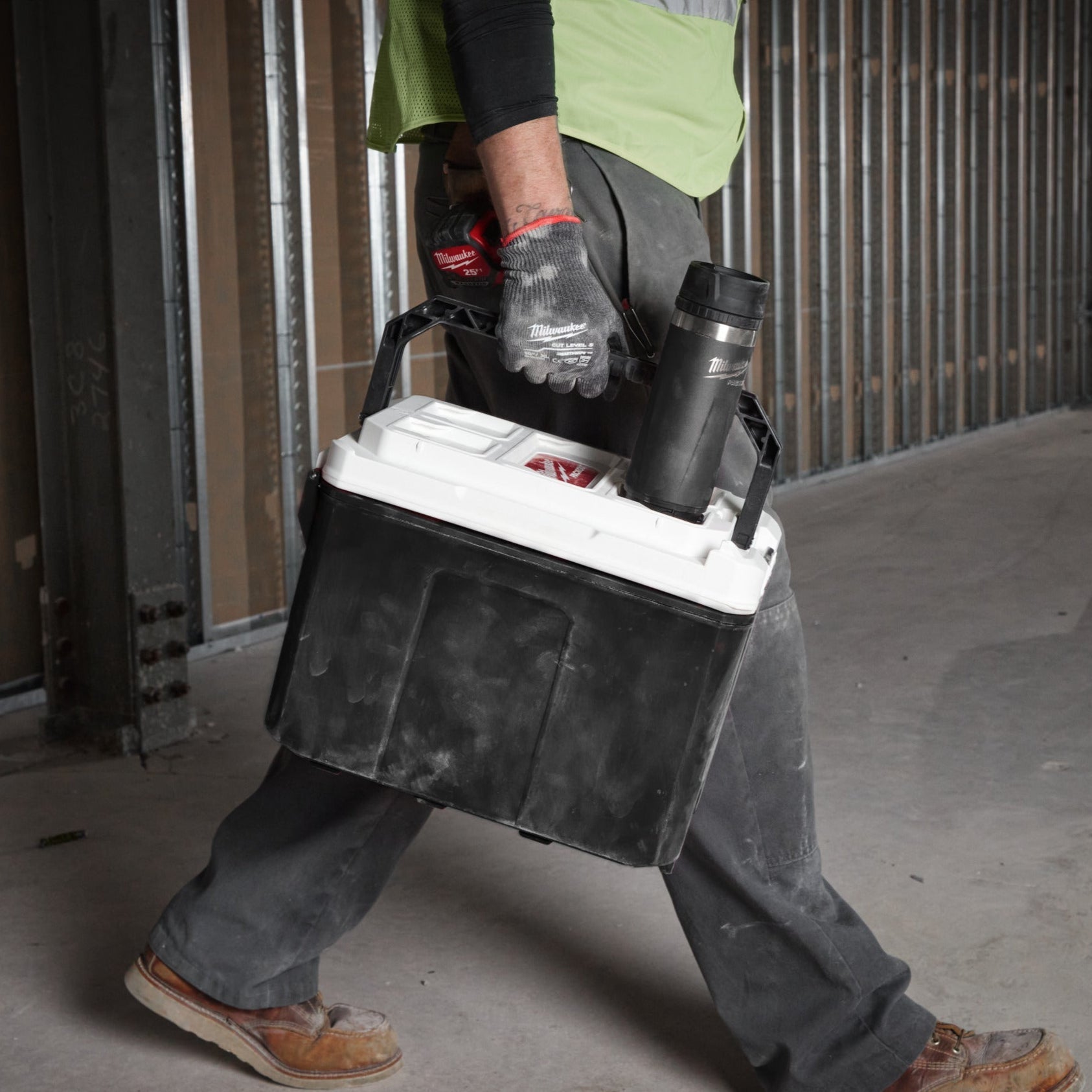 Milwaukee PACKOUT bouteille 532 ml avec bouchon à bec noir