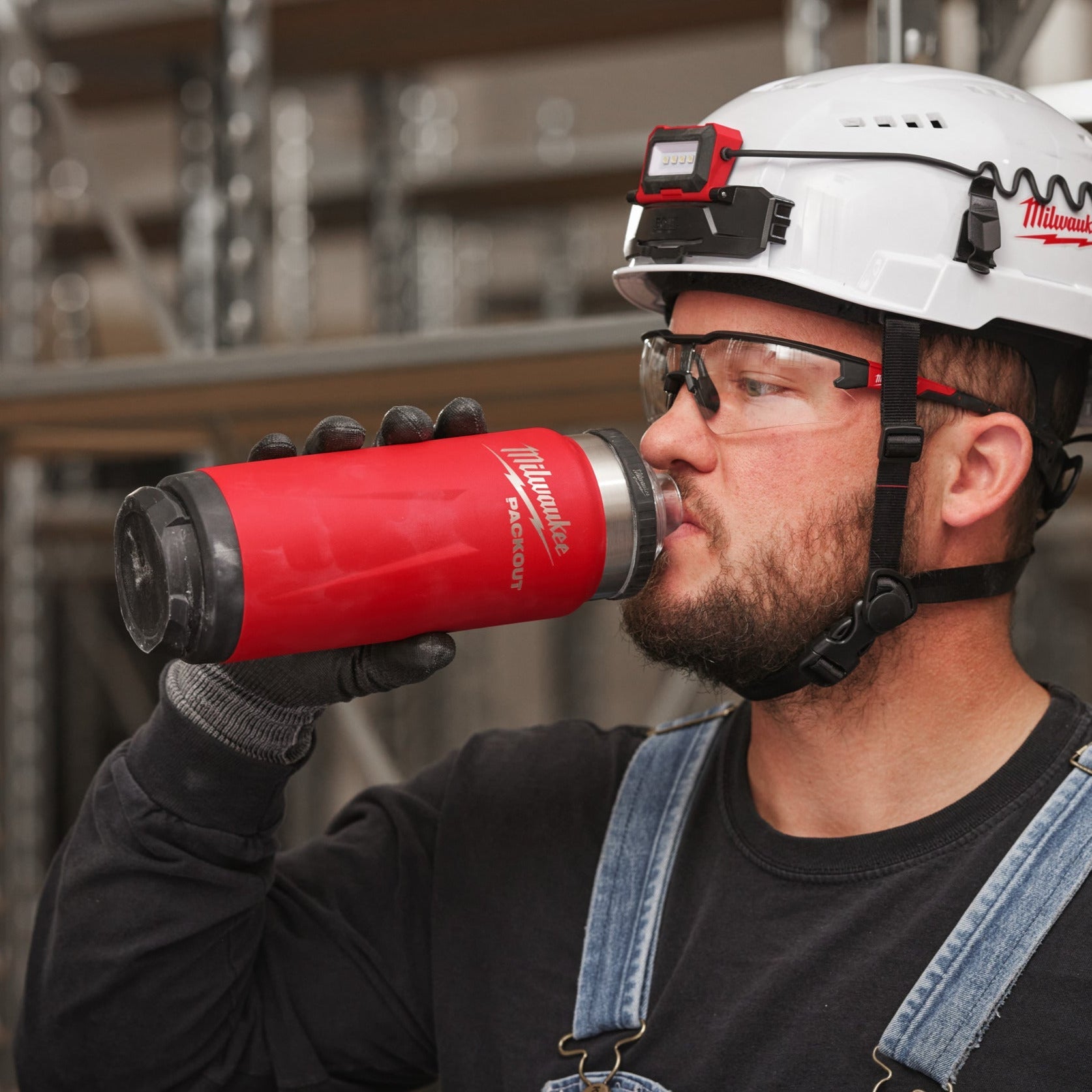 Milwaukee PACKOUT Bouteille 532 ml avec Bouchon - Rouge