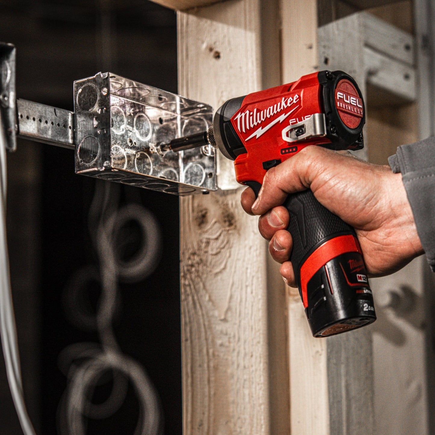 Milwaukee FID2-202X M12 FUEL visseuse à chocs 1/4˝ sous-compacte – coffret