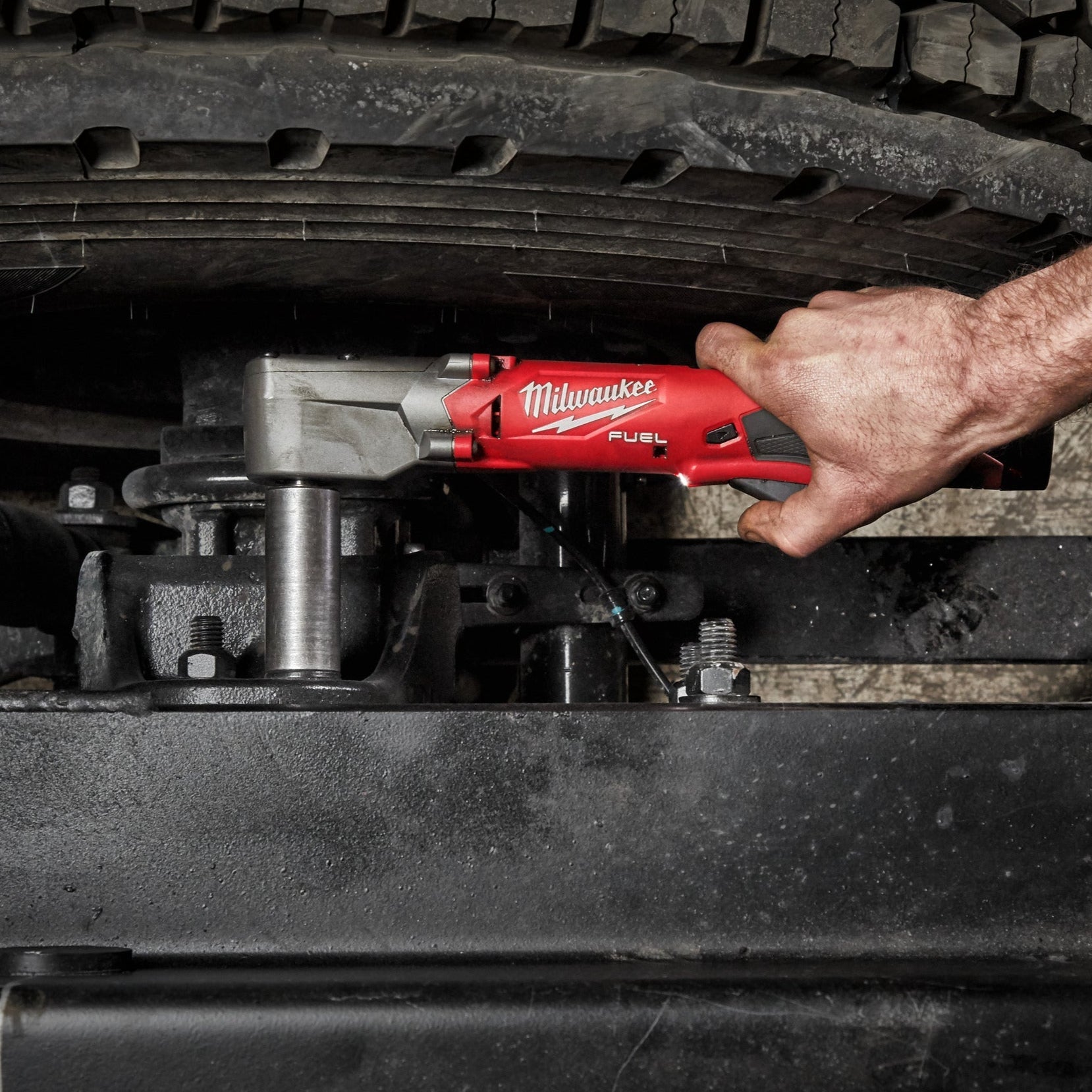 Milwaukee FRAIWF12-0 M12 FUEL clé à chocs angulaire ½″ avec anneau de friction