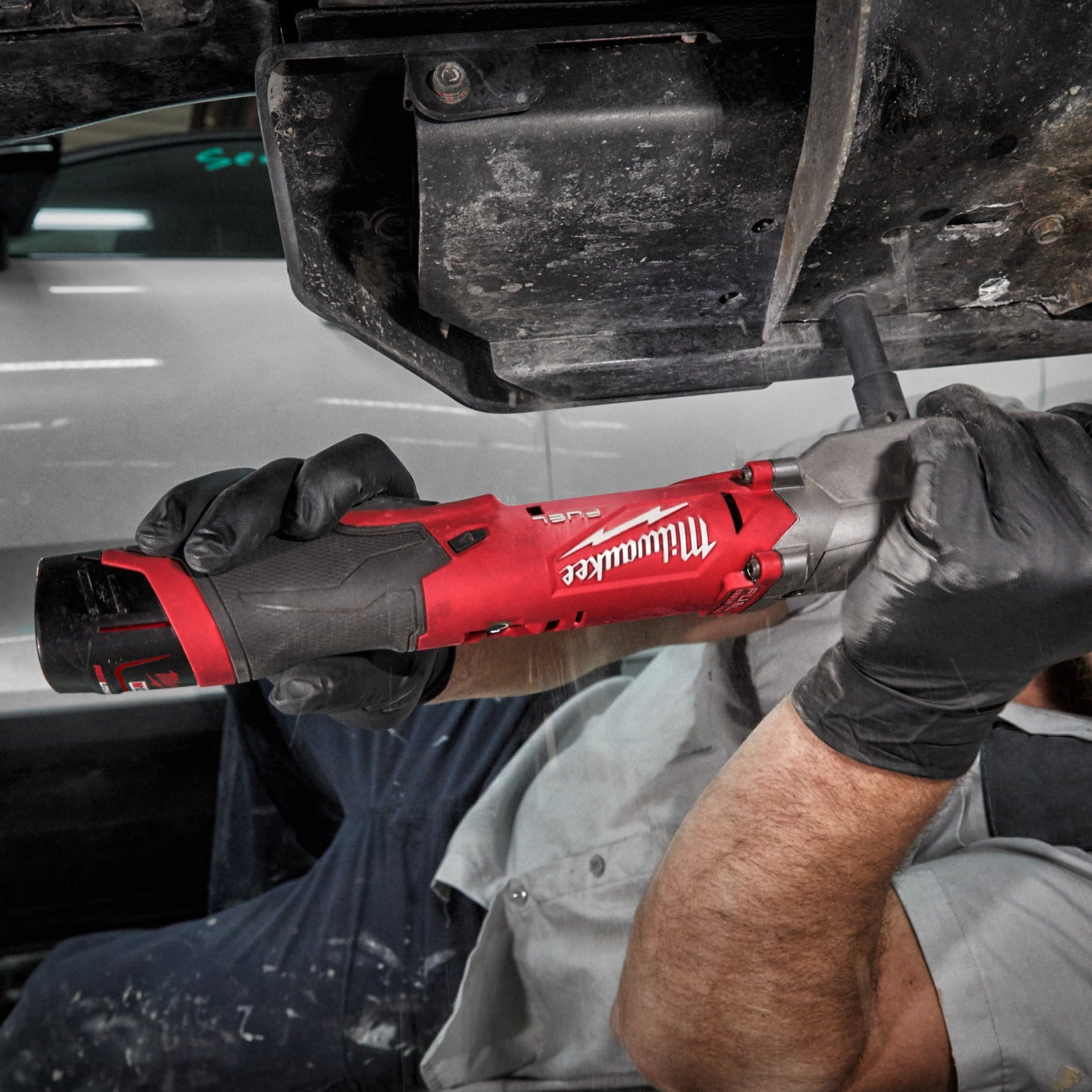 Milwaukee FRAIWF38-0 M12 FUEL 3/8″ Clé à chocs coudée sans fil - Machine nue