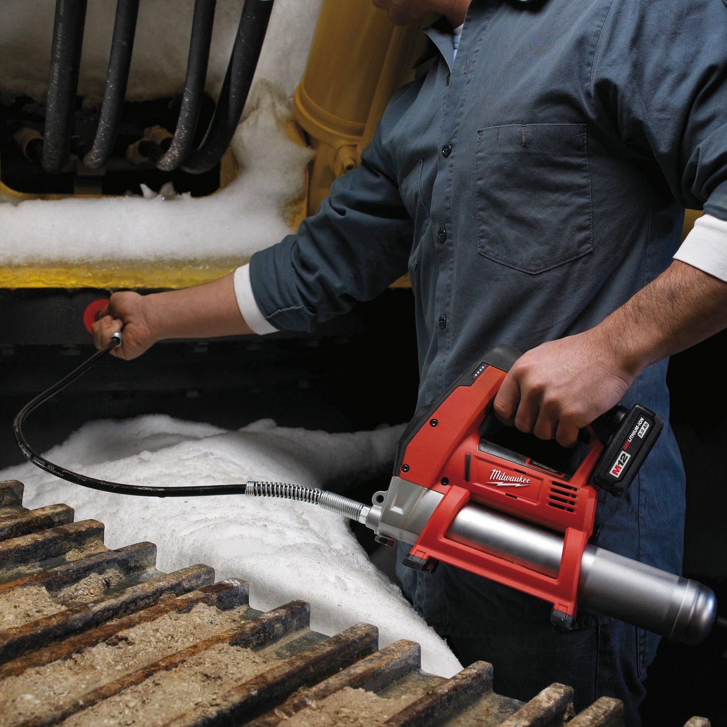 Milwaukee M12 GG-0 pistolet à graisse sub-compact (outil seul)