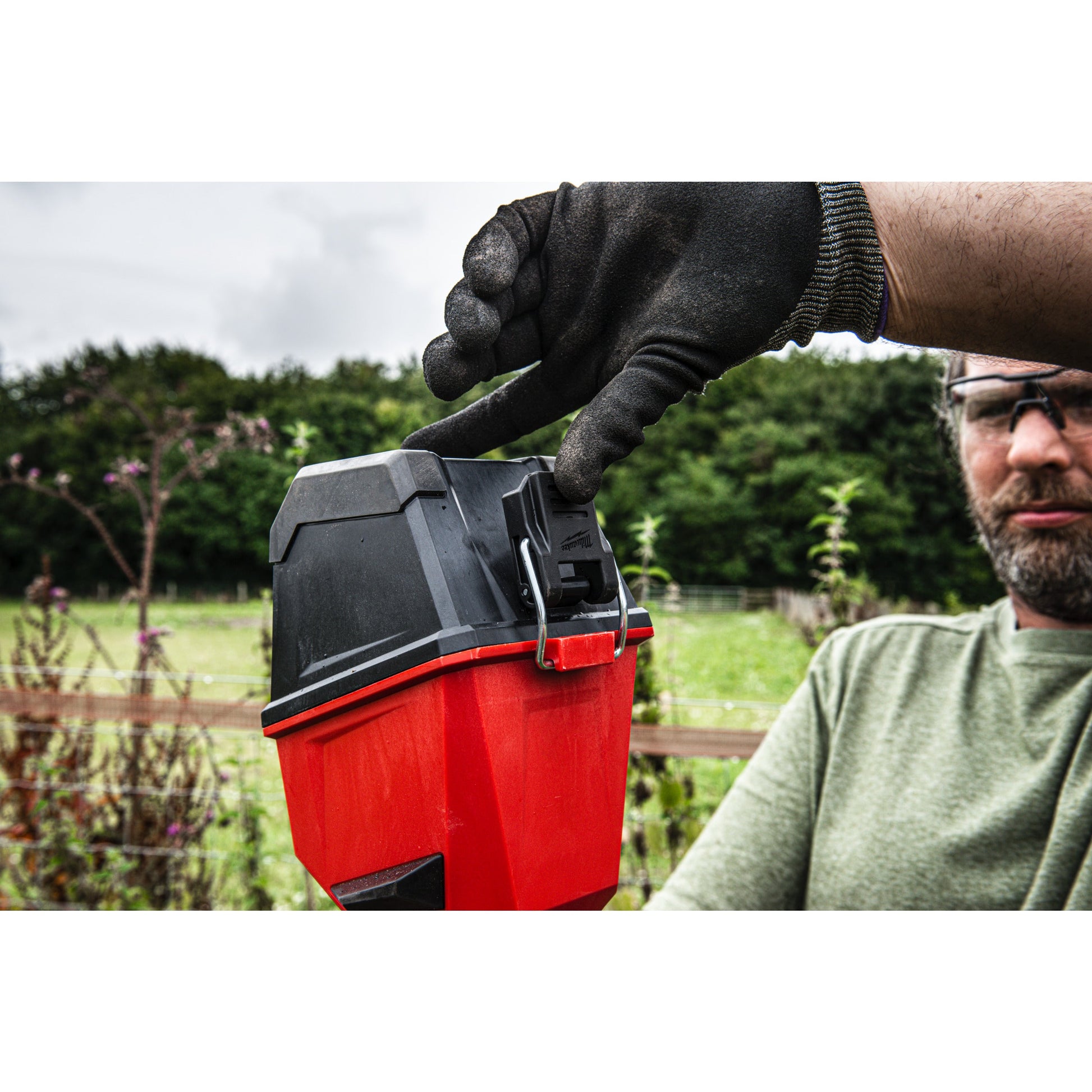 Milwaukee M18 BLSWP-0 HYDROPASS Pompe à eau immergée sur batterie