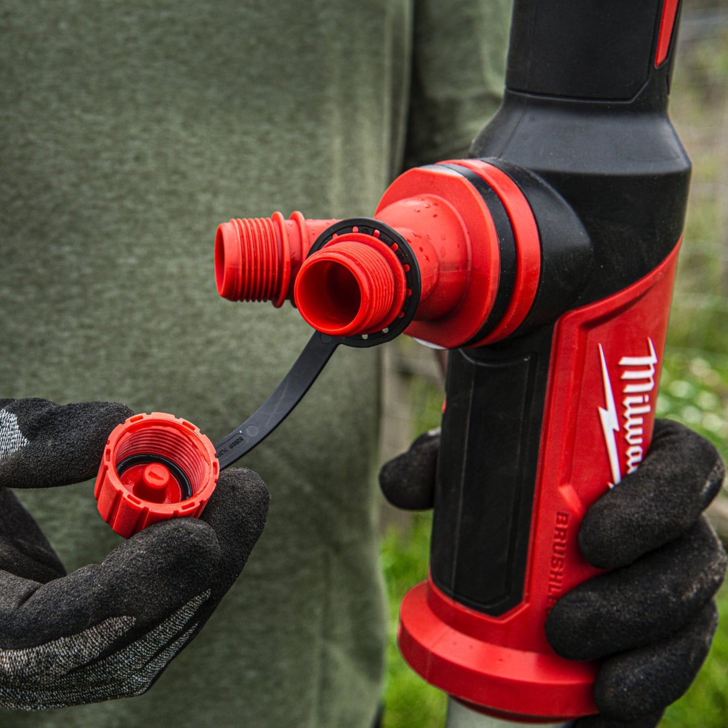 Milwaukee M18 HYDROPASS Pompe de transfert d’eau sans fil – avec batterie et chargeur