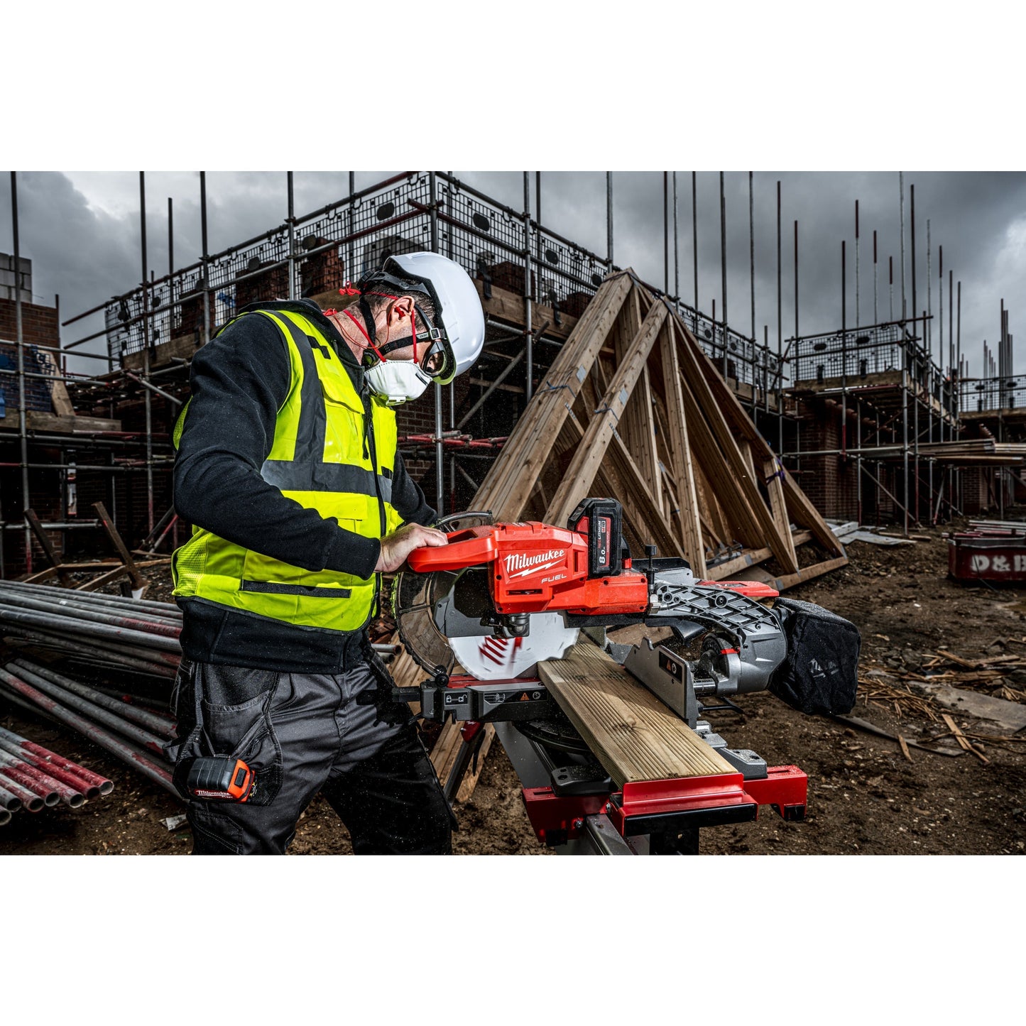 Milwaukee M18 FUEL MS254-0 Scie à onglet sans fil