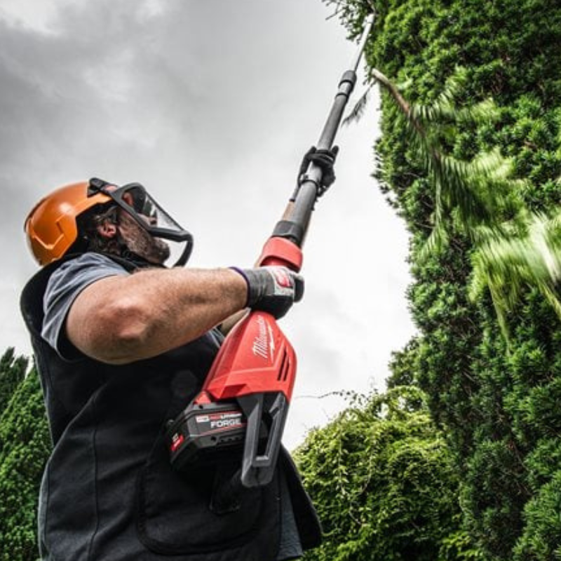 Milwaukee M18 BLTS-551 Sécateur télescopique sur perche - Batterie et chargeur inclus
