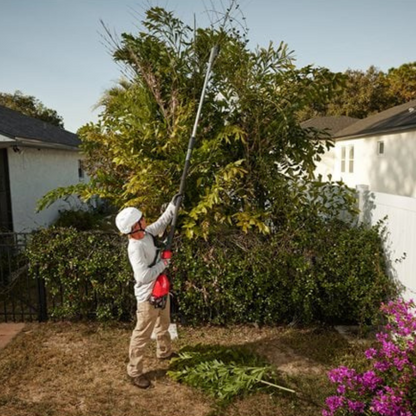 Milwaukee M18 BLTS-551 Sécateur télescopique sur perche - Batterie et chargeur inclus