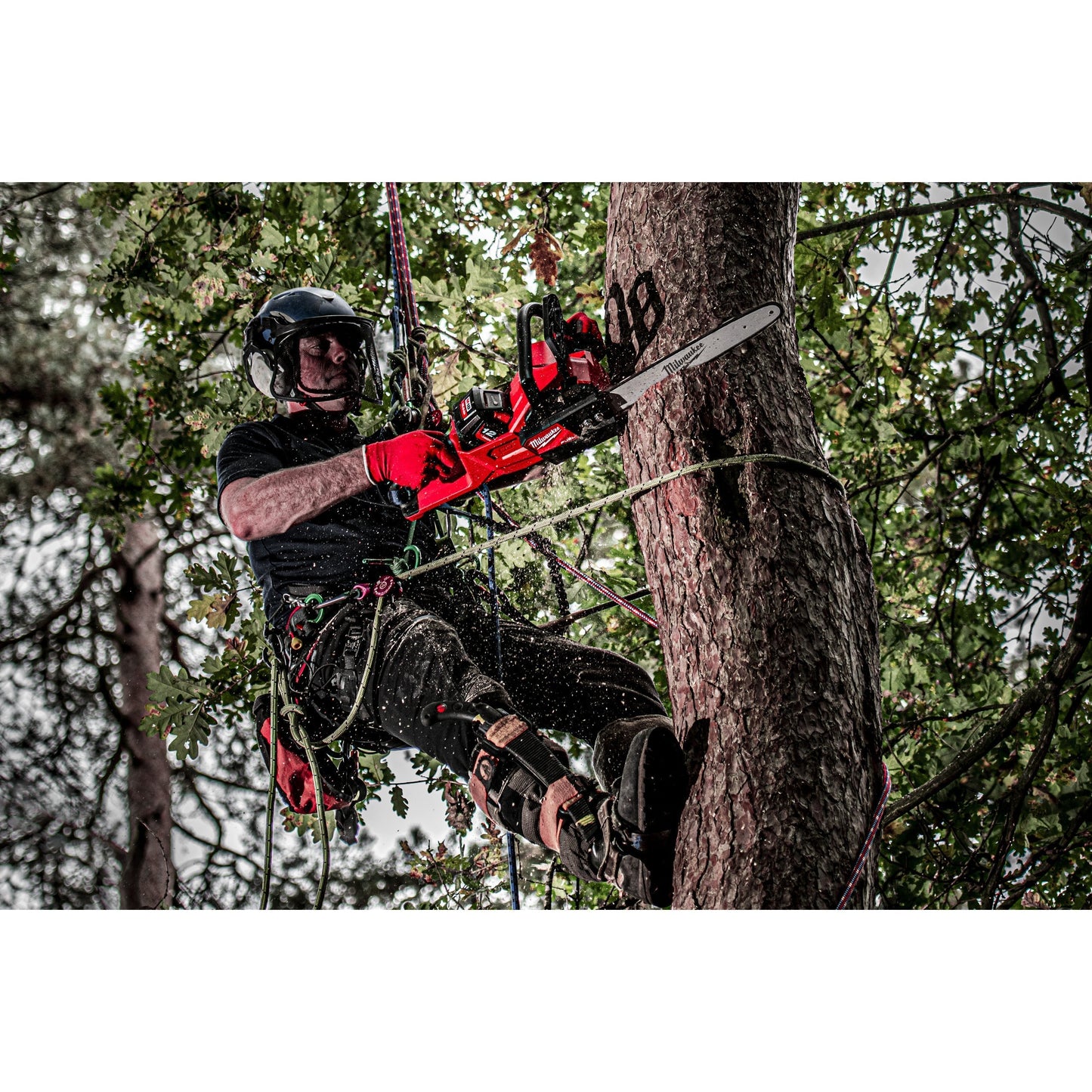 Milwaukee M18™ FUEL™ - Tronçonneuse à batterie 40 cm