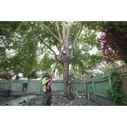 Milwaukee M18 FUEL™ Perche-élagueuse sur batterie - 30 cm