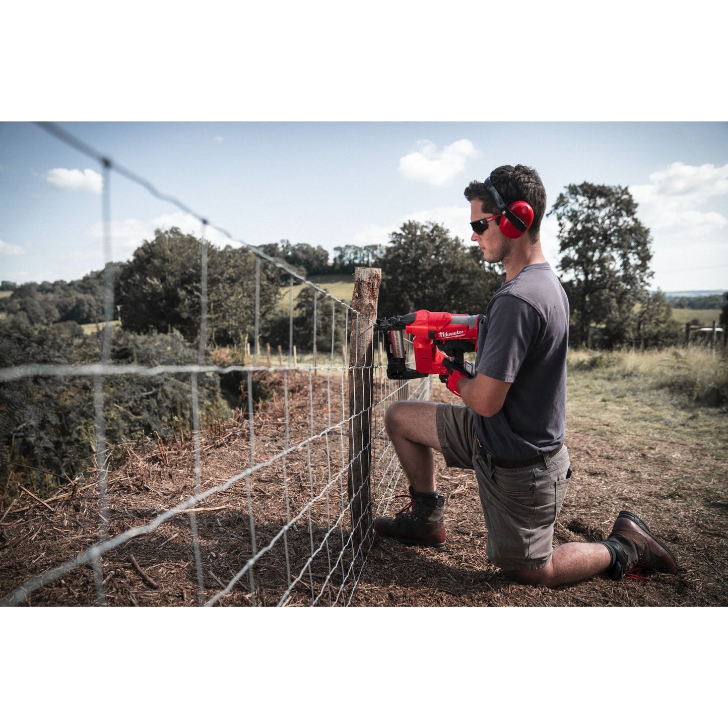 Milwaukee M18™ FUEL™ M18 FFUS-302C Agrafeuse de clôture sans fil