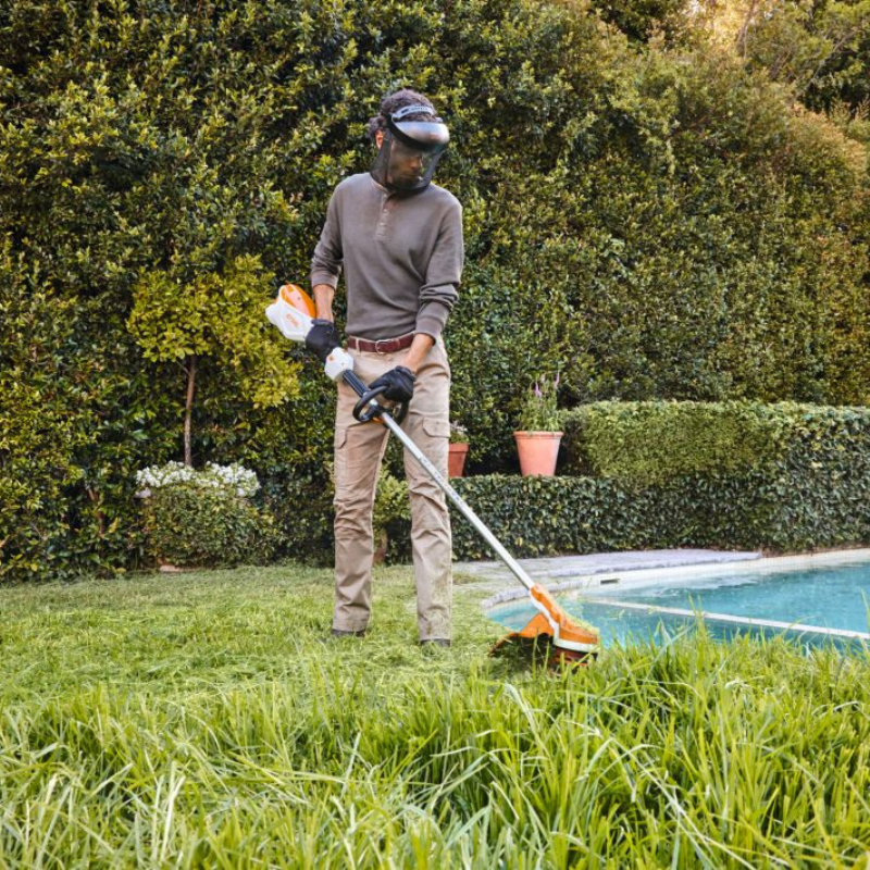 STIHL FSA 110 R Débroussailleuse à batterie - Machine nue