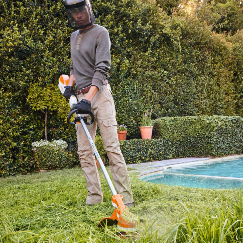 STIHL FSA 110 R Débroussailleuse à batterie - Machine nue