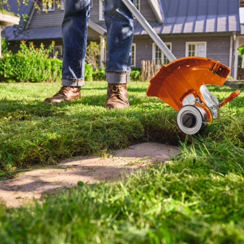 STIHL FSA 50 Coupe-bordures à batterie + Batterie AK 10 & Chargeur AL 101