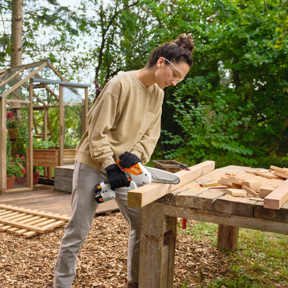 STIHL GTA 30.0 Mini‑tronçonneuse à batterie avec 2 batteries et 1 chargeur