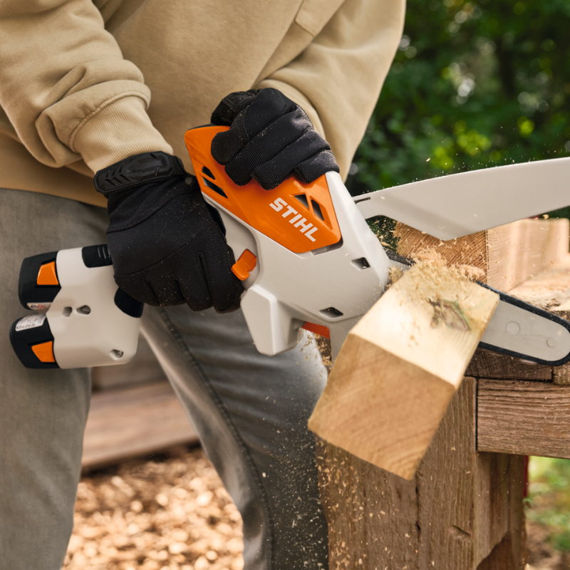 STIHL GTA 30.0 Mini‑tronçonneuse à batterie avec 2 batteries et 1 chargeur