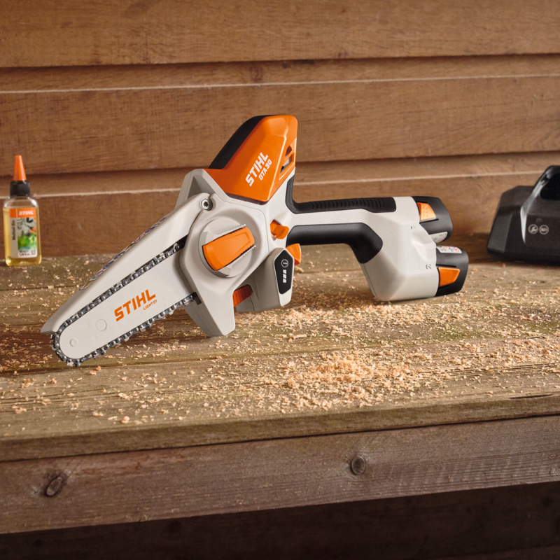 STIHL GTA 30.0 Mini‑tronçonneuse à batterie avec 2 batteries et 1 chargeur