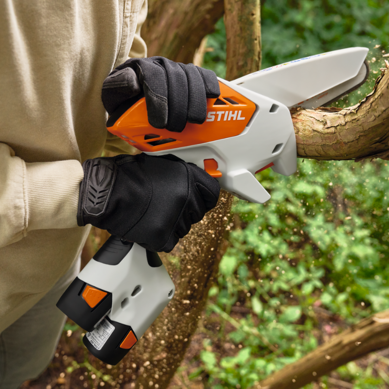 STIHL GTA 30.0 Mini‑tronçonneuse à batterie avec 2 batteries et 1 chargeur
