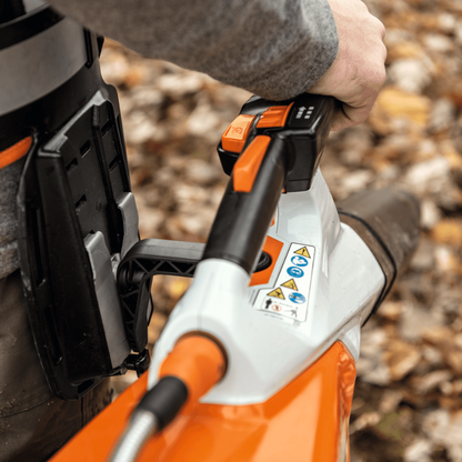 STIHL BGA 200 Souffleur à batterie - Corps avec système de port Confort