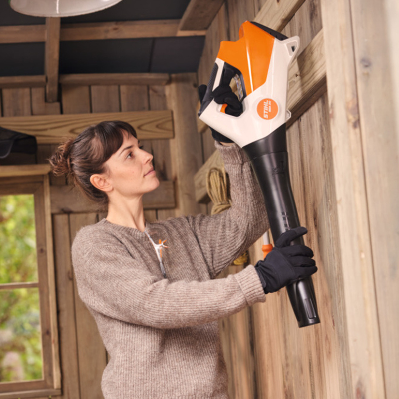 STIHL BGA 30 Souffleur à batterie – 2x batteries & 1x chargeur
