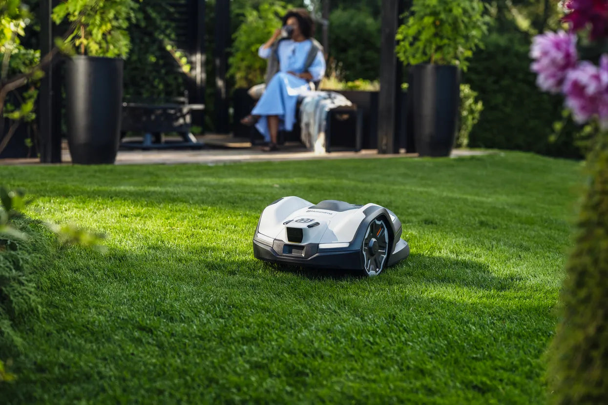 Robot tondeuse Husqvarna Automower® 405VE NERA - largeur de coupe 22 cm