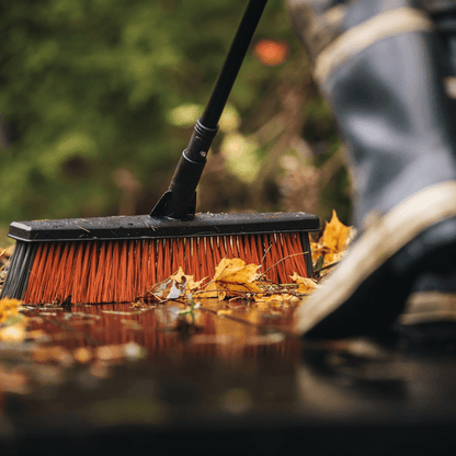 Balai FISKARS SOLID L - manche aluminium 170 cm