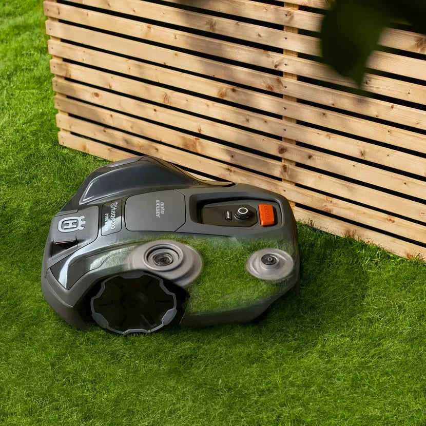 Husqvarna Automower® 305E NERA tondeuse robot – 600 m², EdgeCut (version fil périphérique)