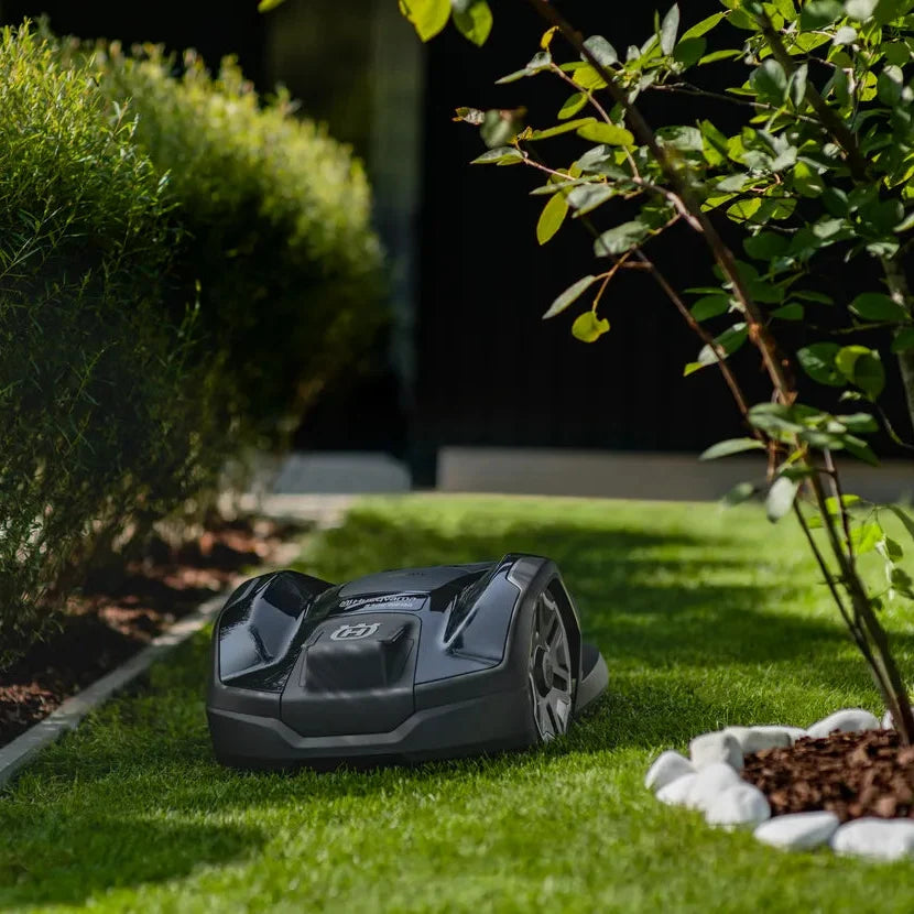 Husqvarna Automower® 305E NERA tondeuse robot – 600 m², EdgeCut (version fil périphérique)