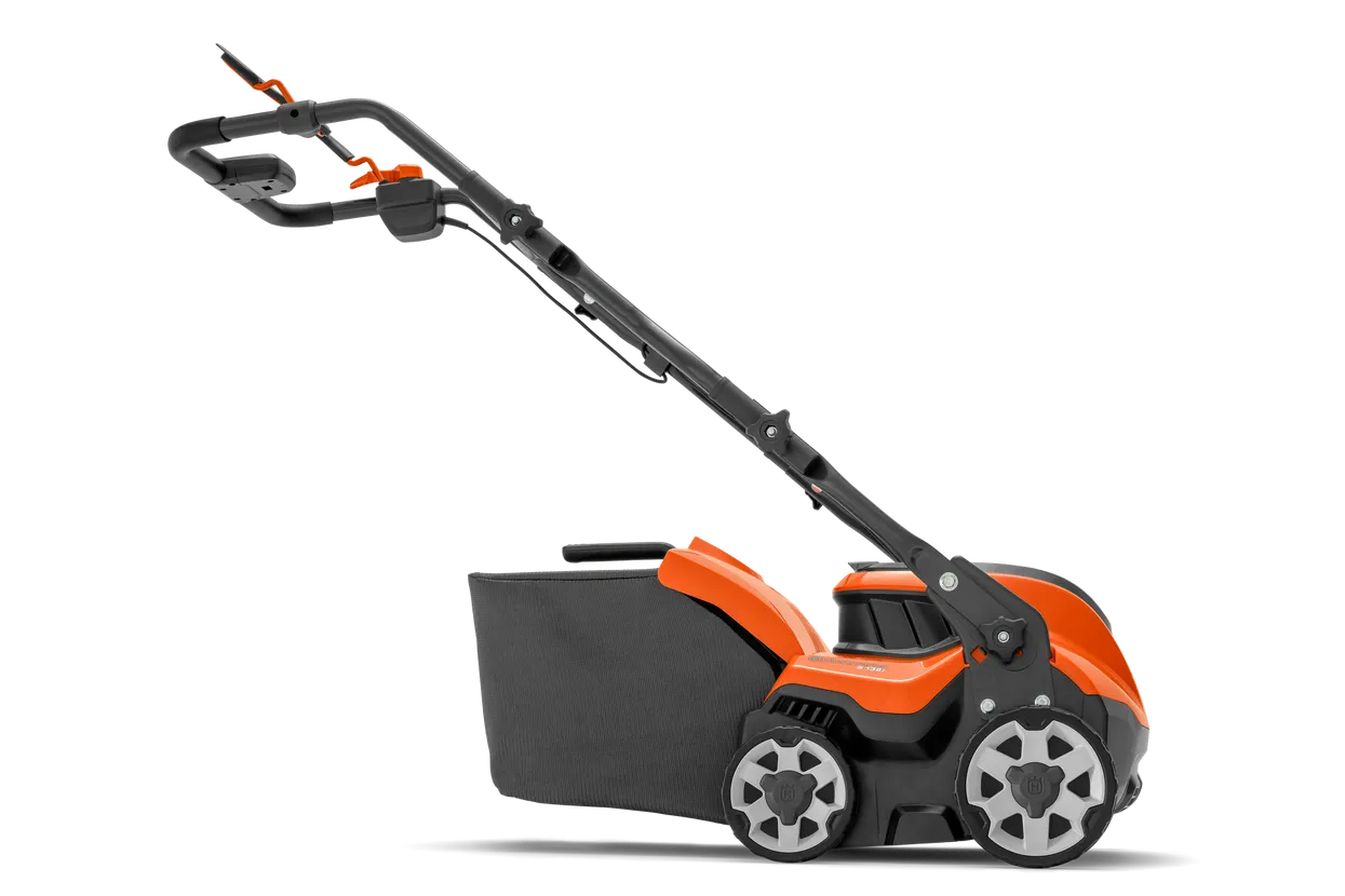Husqvarna S 138i Scarificateur à batterie - avec batterie et chargeur
