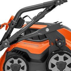 Husqvarna S 138i Scarificateur à batterie - avec batterie et chargeur