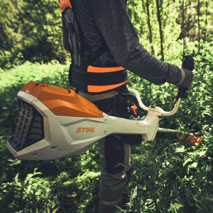 STIHL FSA 400 Débroussailleuse à batterie - Machine nue avec lame 3 dents 300-3