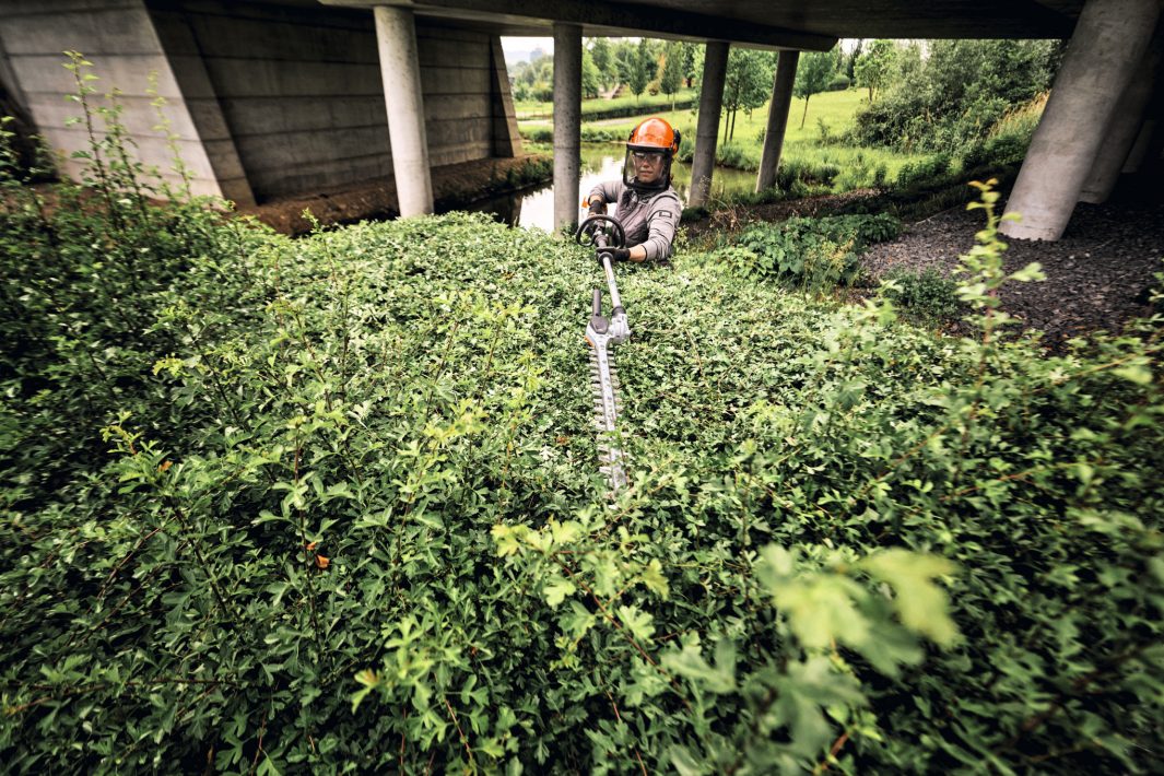 STIHL HLA 140 B Taille-haies sur perche à batterie - Corps seul