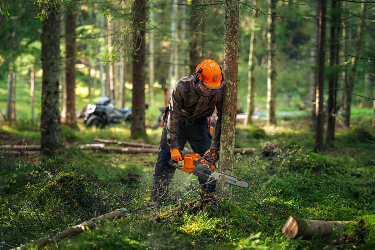 Husqvarna 440i Tronçonneuse à batterie - 38 cm avec batterie et chargeur