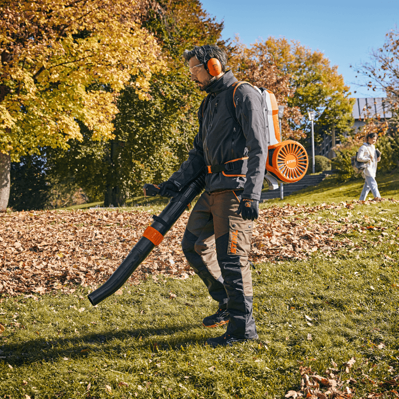 STIHL BGA 300.1 Souffleur à dos sur batterie - Corps seul