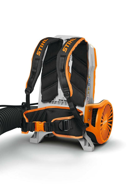 STIHL BGA 300.1 Souffleur dorsal à batterie – Pack AR 3000 L, chargeur, câble et adaptateur