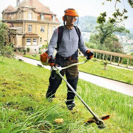 STIHL FS 261 C-E Débroussailleuse thermique - Couteau taillis 300-3