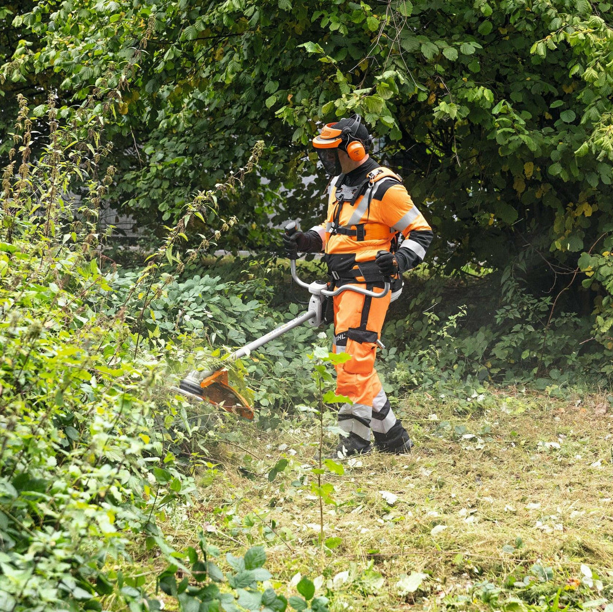 STIHL FS 561 C-EM Débroussailleuse thermique - Lame triangulaire 350-3