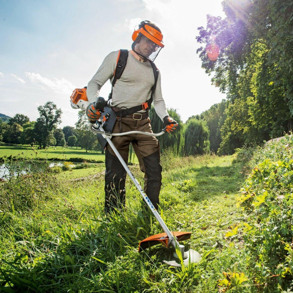 STIHL FS 94 C-E Débroussailleuse thermique - Lame à herbe 230-2