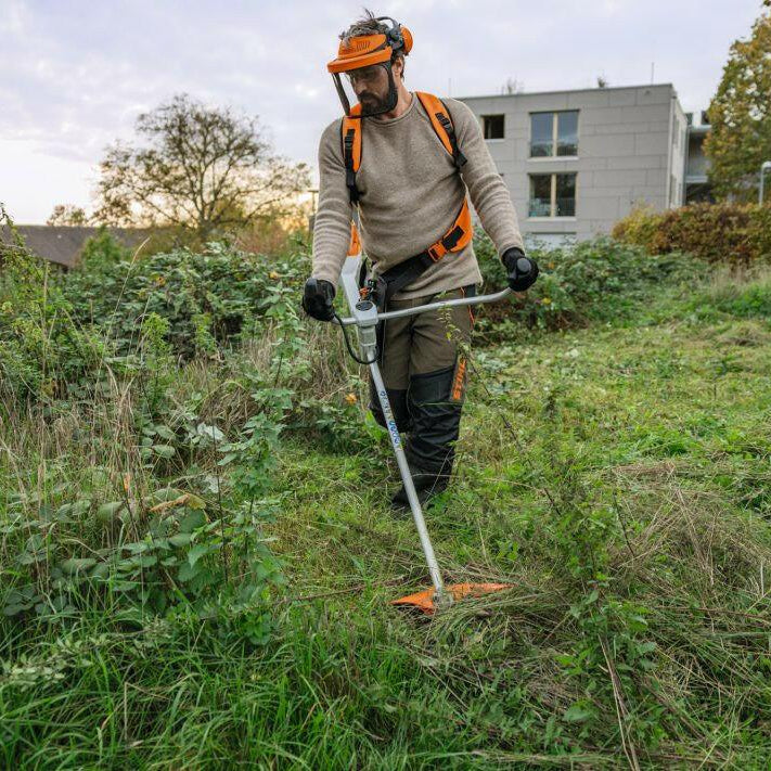 STIHL FSA 200.0 Débroussailleuse à batterie - GrassCut 260-2 (outil nu)