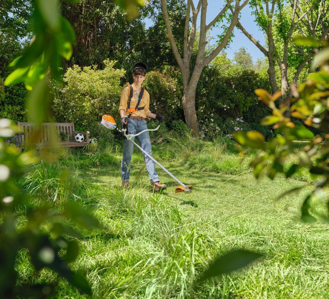 STIHL FSA 80.0 Débroussailleuse à batterie avec batterie et chargeur - Multiplo