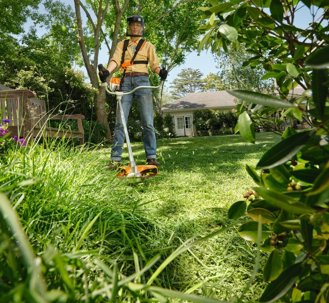 STIHL FSA 80.0 Débroussailleuse à batterie avec batterie & chargeur - Lame à herbe 230-2